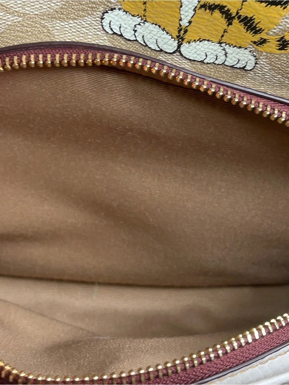 Coach Signature Canvas Tiger Backpack • Limited Edition Print • Beige & White